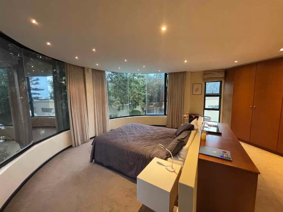 To Let 4 Bedroom Property for Rent in Oranjezicht Western Cape